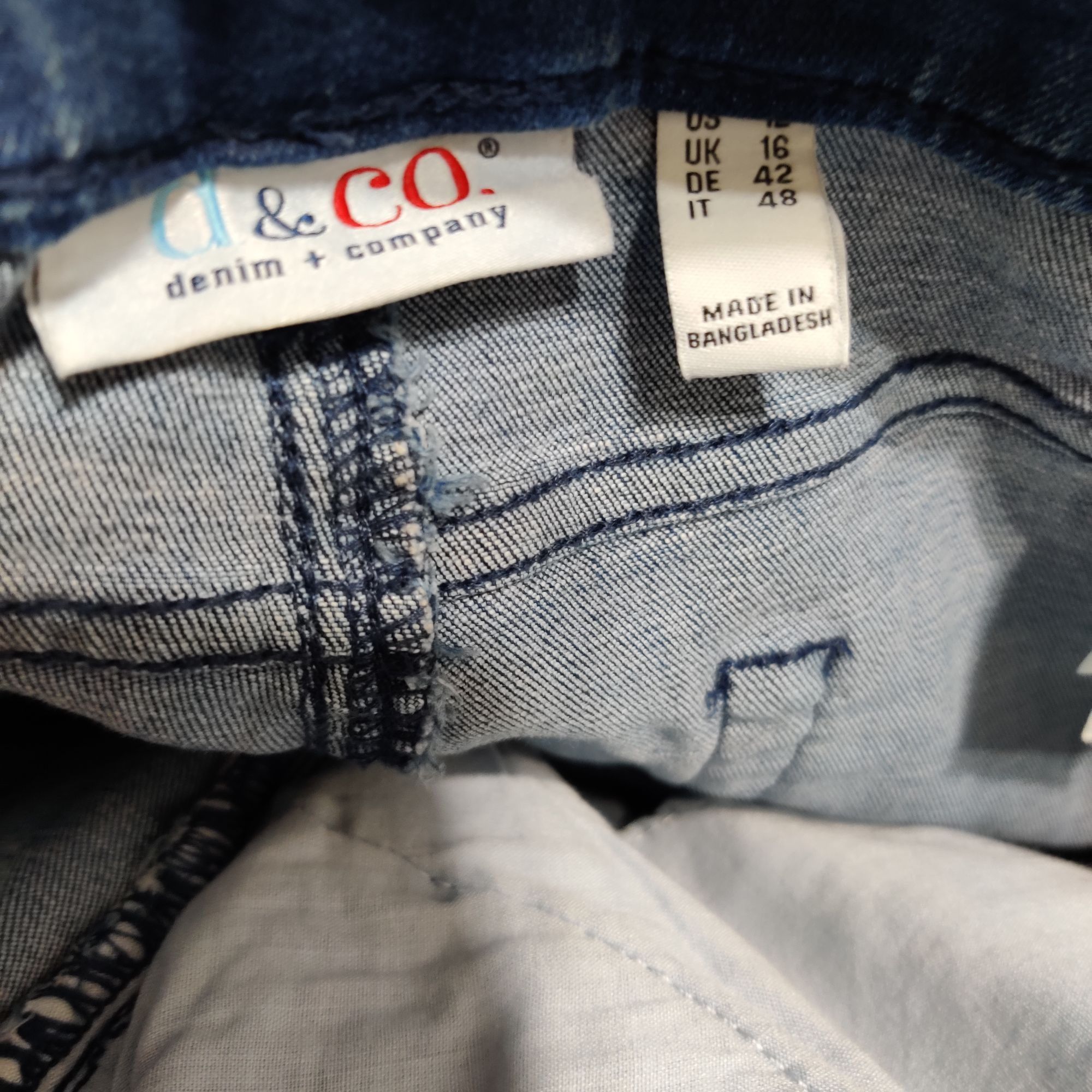 Other D&Co Denim & Co 12 Star Print Jean Shorts Mid Wash Blue Deni Size 34" / US 12 / IT 48 - 6 Thumbnail