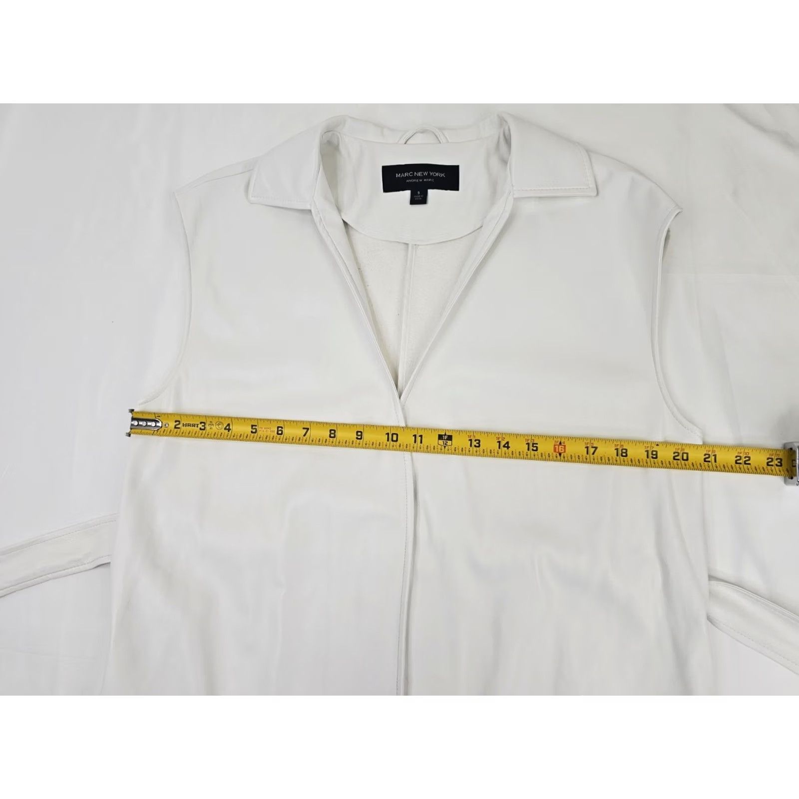 Andrew Marc VINTAGE Andrew Marc New York Belted Vest Women S White Open Cardigan EUC Size S / US 4 / IT 40 - 7 Thumbnail