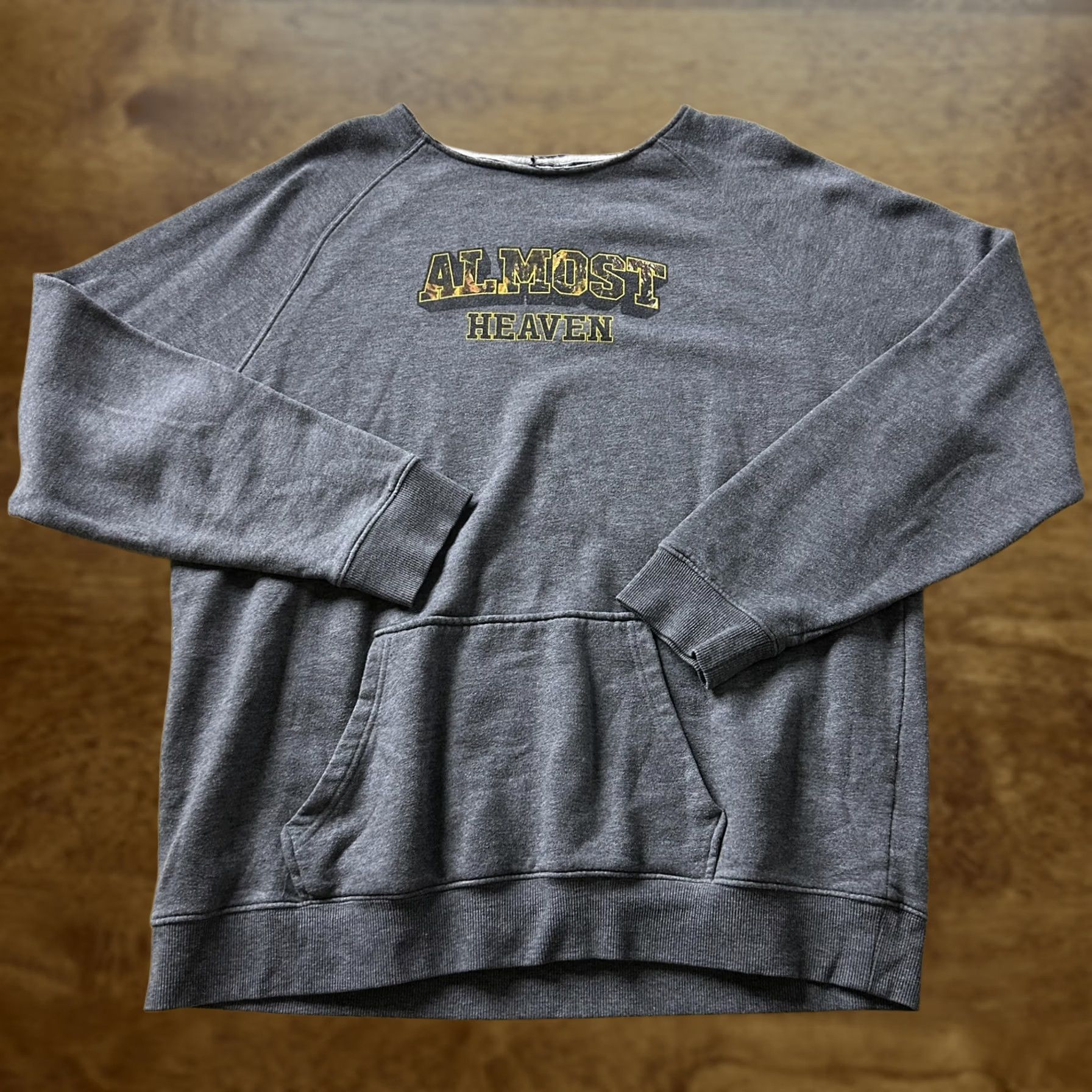 Vintage Y2K Almost Heaven Hunting Camo Sweatshirt Mens 2XL Gray Fleece Pullover Crewneck Size US XXL / EU 58 / 5 - 1 Thumbnail