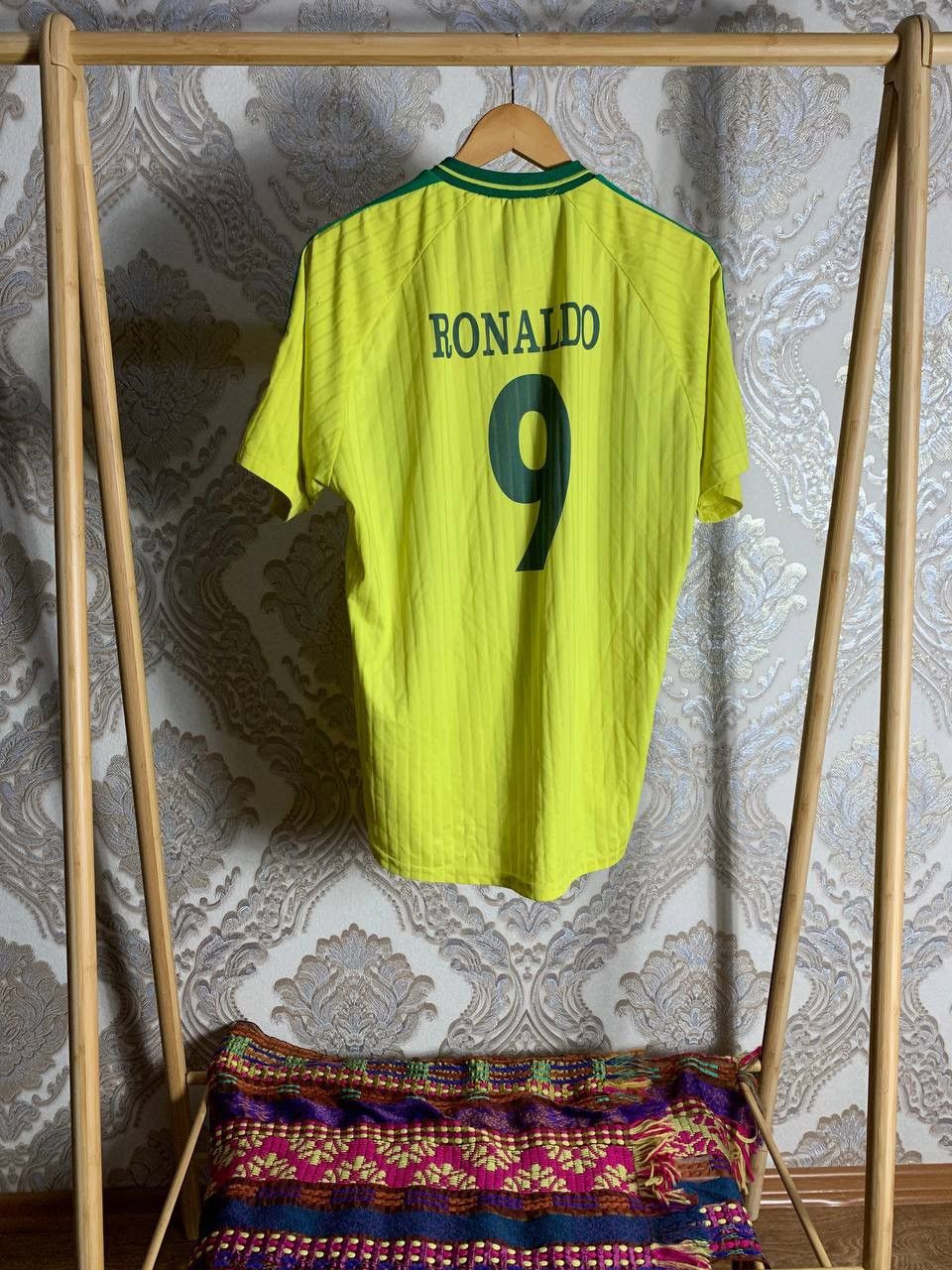 Vintage VERY RARE BRAZIL RONALDO 9 RETRO SOCCER JERSEY BLOKE 90s Y2K Size US XL / EU 56 / 4 - 1 Thumbnail