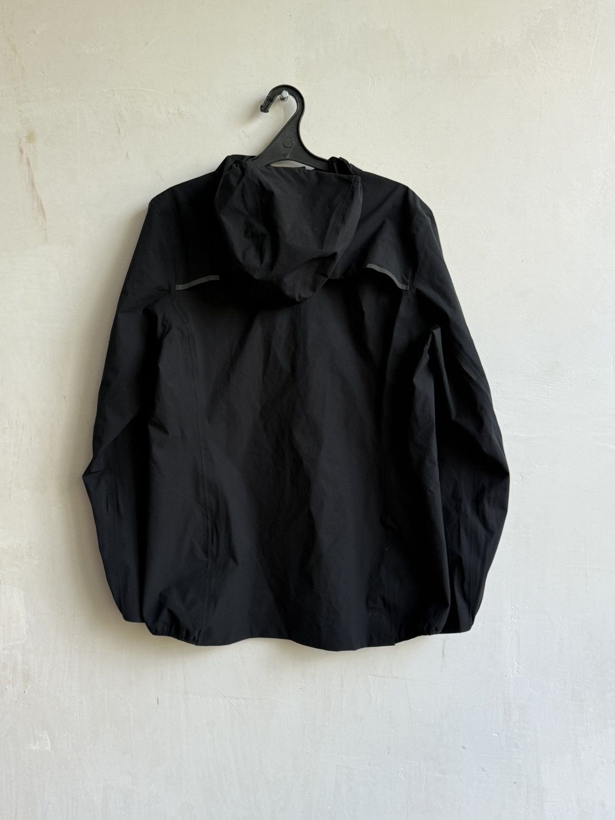On On Running Warerproof Anorak Women’s jacket size M NWT Size M / US 6-8 / IT 42-44 - 6 Thumbnail