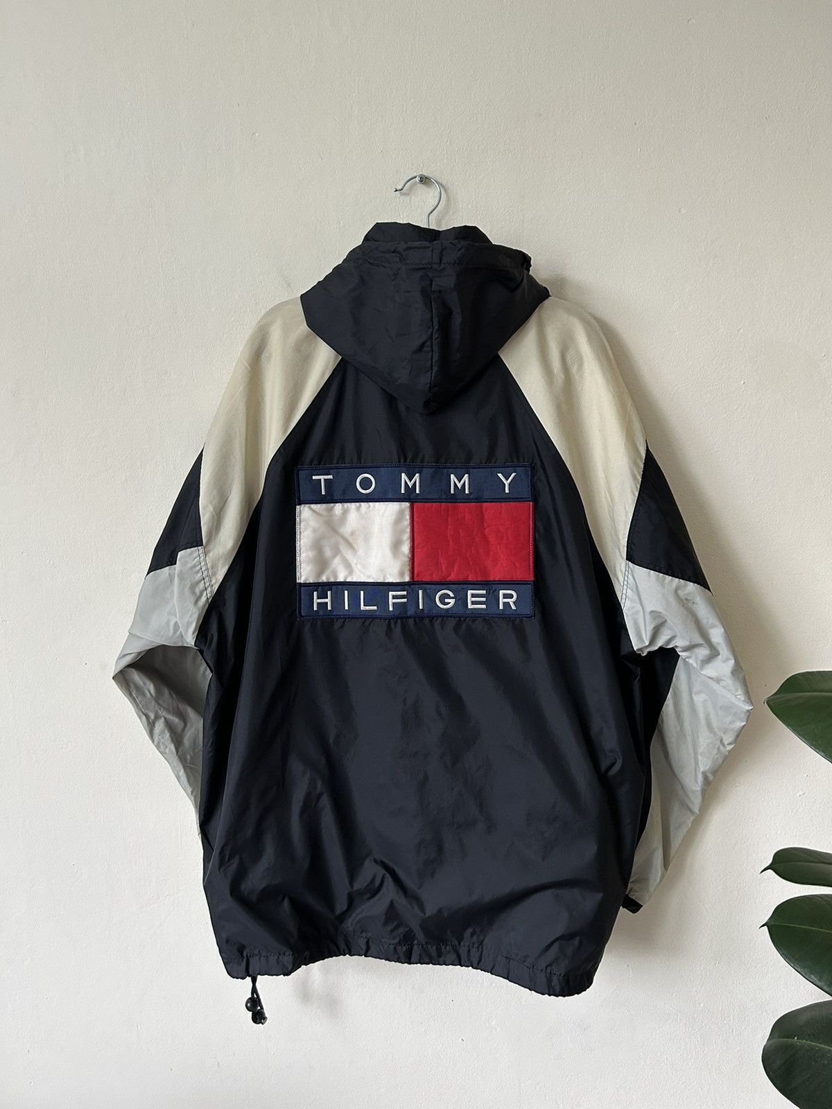 Tommy Hilfiger × Vintage Vintage Tommy Hilfiger Spellout jacket Size US XL / EU 56 / 4 - 1 Thumbnail