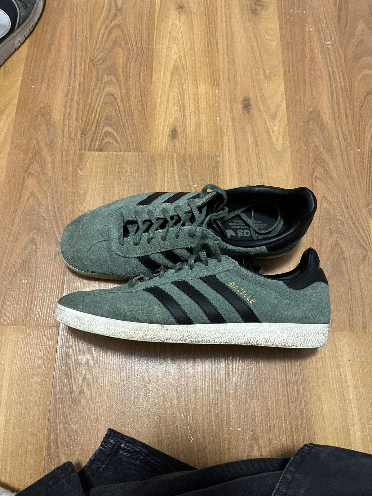 Adidas Adidas green and black Gazelles Size US 10 / EU 43 - 4 Thumbnail