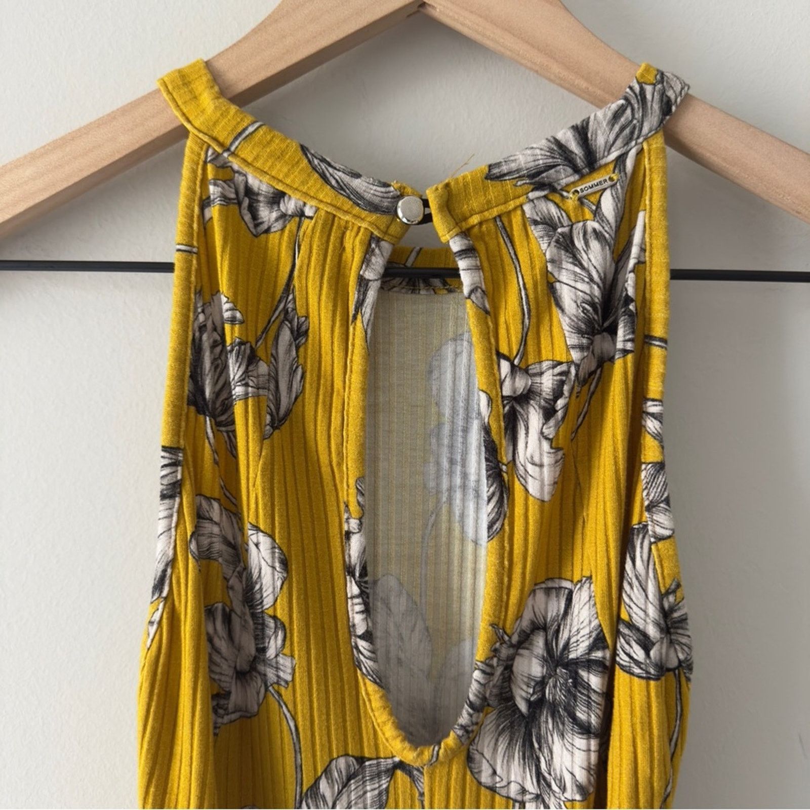 Other Sommer Floral Yellow Halter Neck Bodysuit Button Keyhole EUC Size S / US 4 / IT 40 - 5 Thumbnail