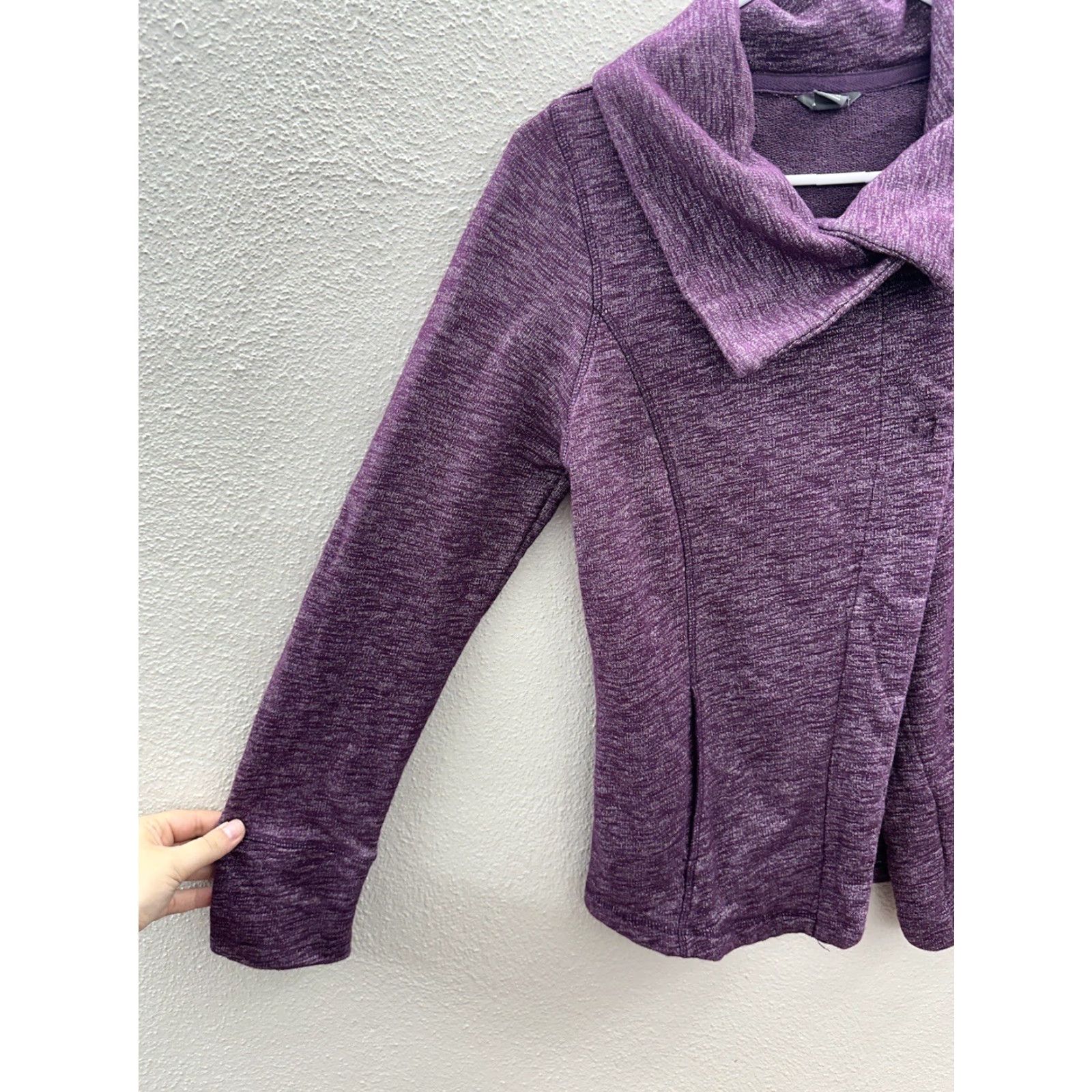 Eddie Bauer Eddie Bauer Jacket Size Medium Purple Asymmetrical Button Up Collared Size M / US 6-8 / IT 42-44 - 2 Thumbnail
