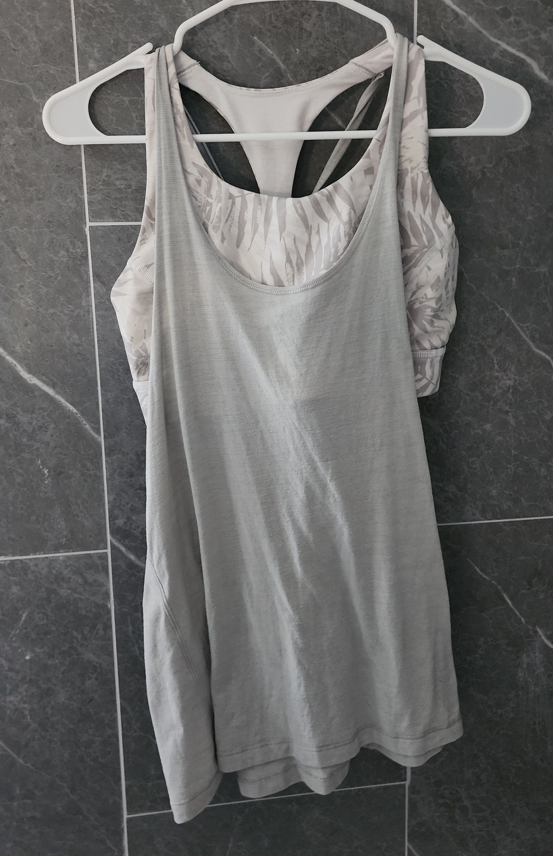 Lululemon Lululemon Twist & Toil Tank Heathered Seal Grey/Palm Camo 8 Size M / US 6-8 / IT 42-44 - 1 Thumbnail