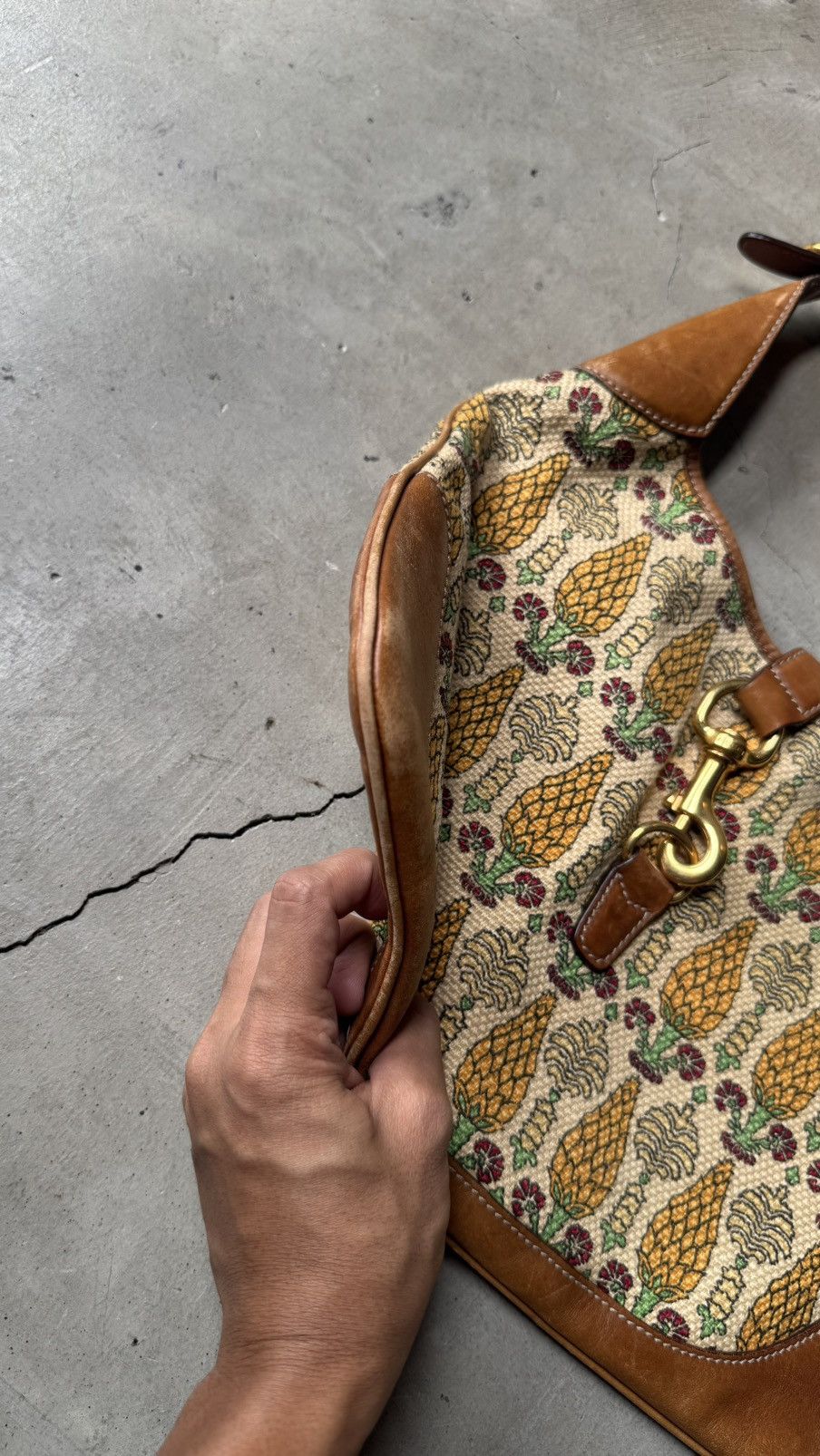 Gucci GUCCI Canvas Pineapple Print Jackie O Bouvier Hobo Brow Size ONE SIZE - 6 Thumbnail