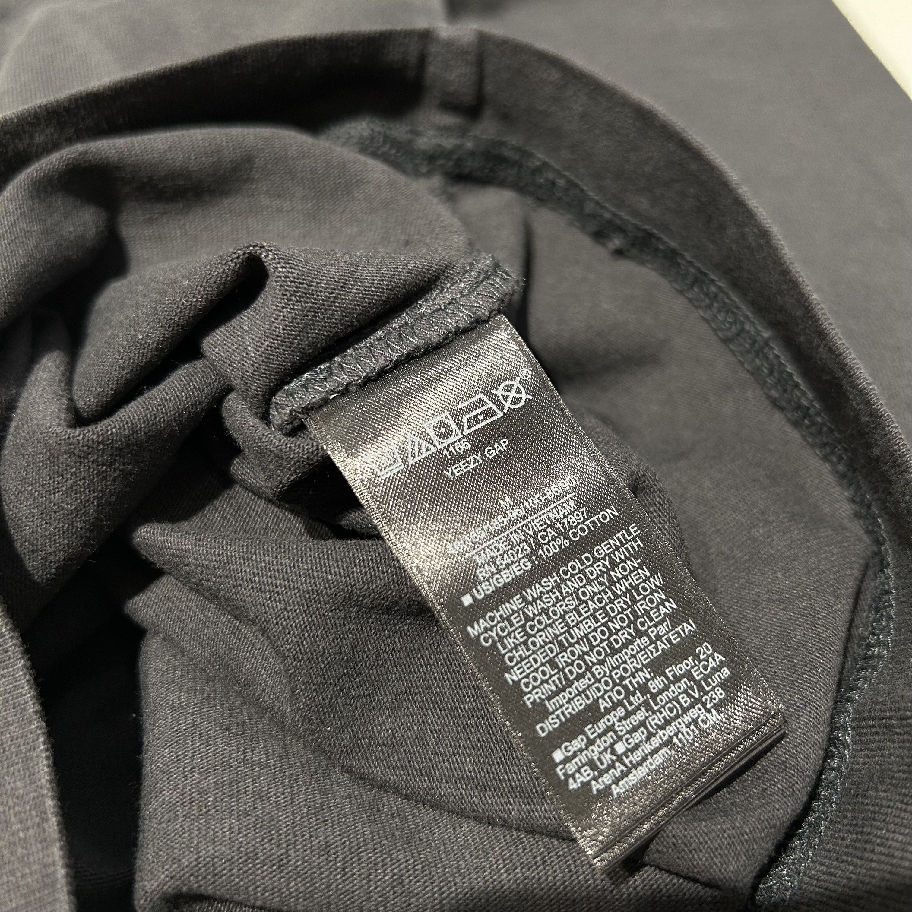 Gap × Yeezy Yeezy x Gap Unreleased Box Tee Black Size US M / EU 48-50 / 2 - 3 Thumbnail