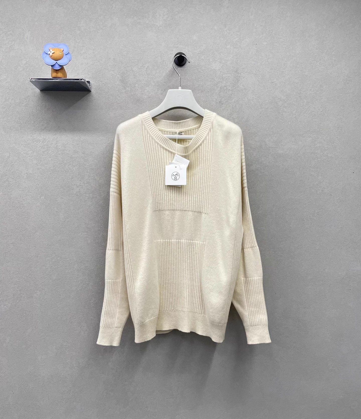 Hermes New Hermes Cream Knit Sweater Size 36 Size XS / US 0-2 / IT 36-38 - 1 Thumbnail