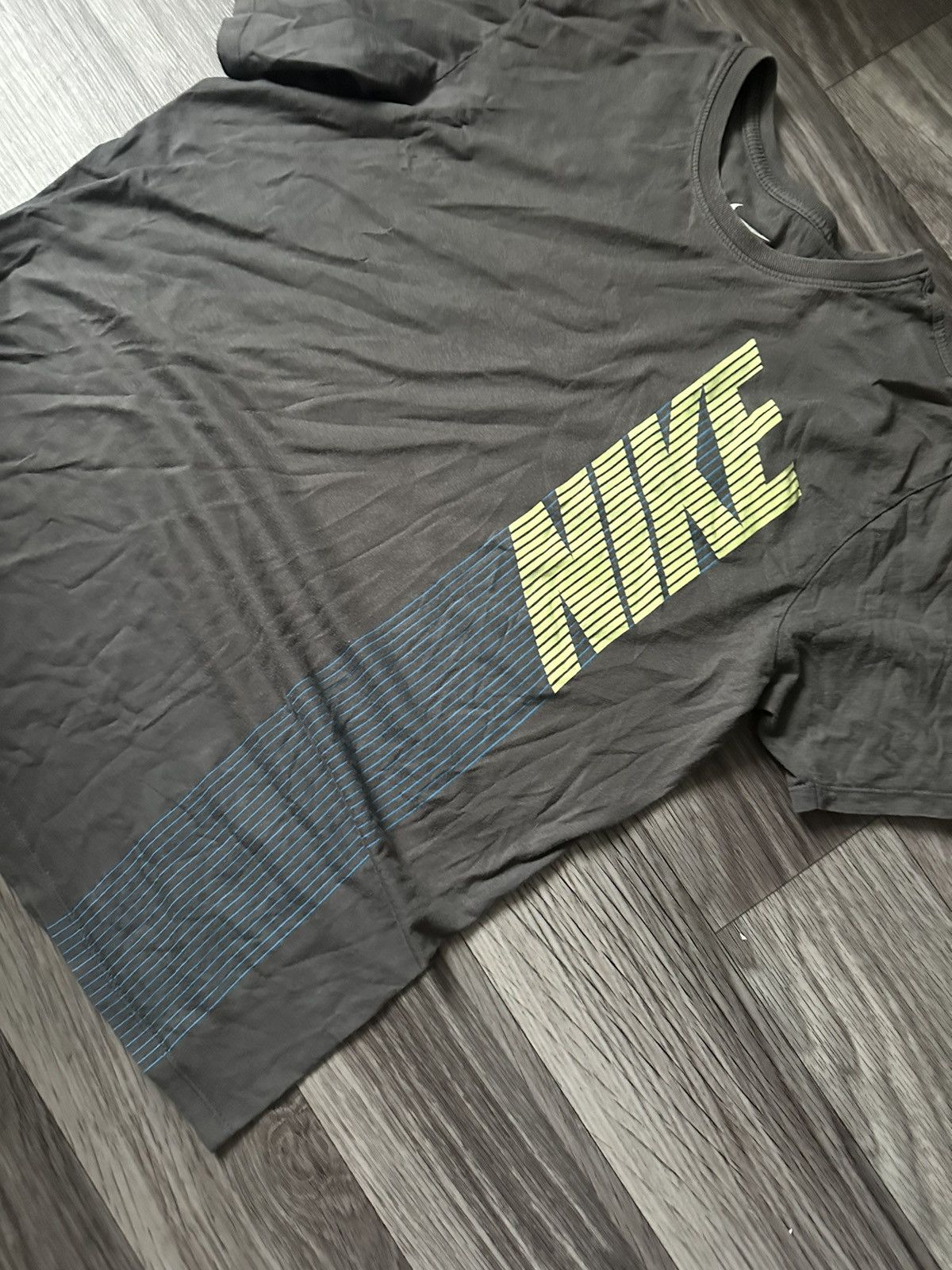 Nike Nike Vintage Big Logo Gray T shirt y2k hype size L drill Size US L / EU 52-54 / 3 - 2 Thumbnail