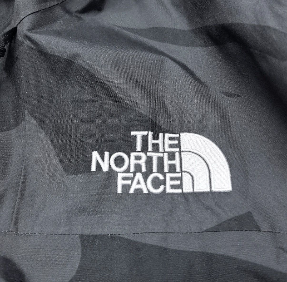 Kaws × The North Face The North Face x KAWS Retro 1986 Mountain Jacket Size US S / EU 44-46 / 1 - 4 Thumbnail