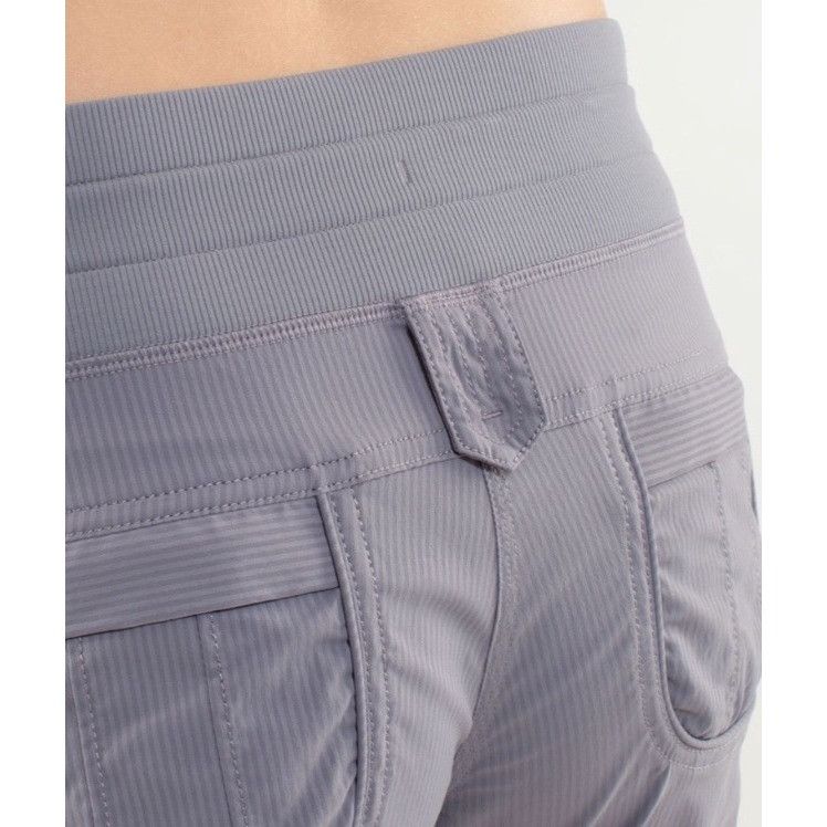 Lululemon Lululemon Fossil Gray Yoga Camp Crop Pants Size 4 With Draws Size 27" / US 4 / IT 40 - 6 Thumbnail