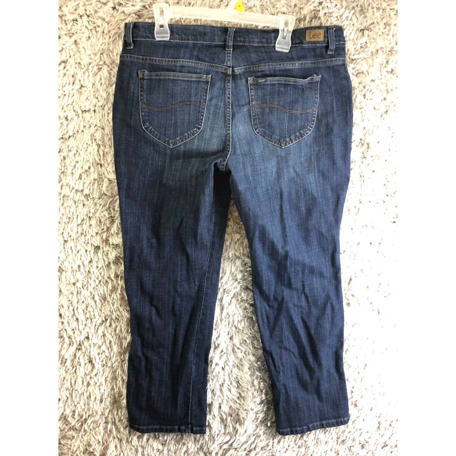 Lee Lee Relaxed Fit Straight Leg Womens Plus Size 18 Short Mid Rise Medium Wash Jean Size 40" / US 18 - 5 Thumbnail