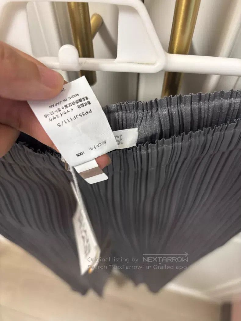 Issey Miyake Issey Miyake size:5 Dark gray pleated pants Size 22" - 4 Thumbnail