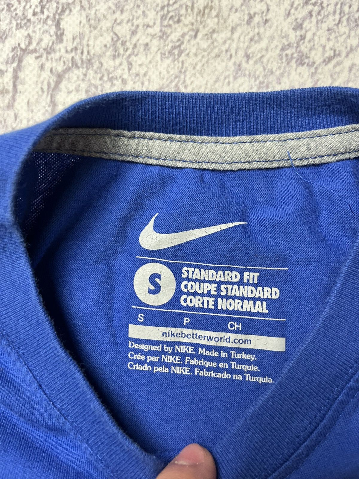 Nike Vintage Nike 90s Faded Big Swoosh Center Logo Tee Shirt Size US S / EU 44-46 / 1 - 6 Thumbnail
