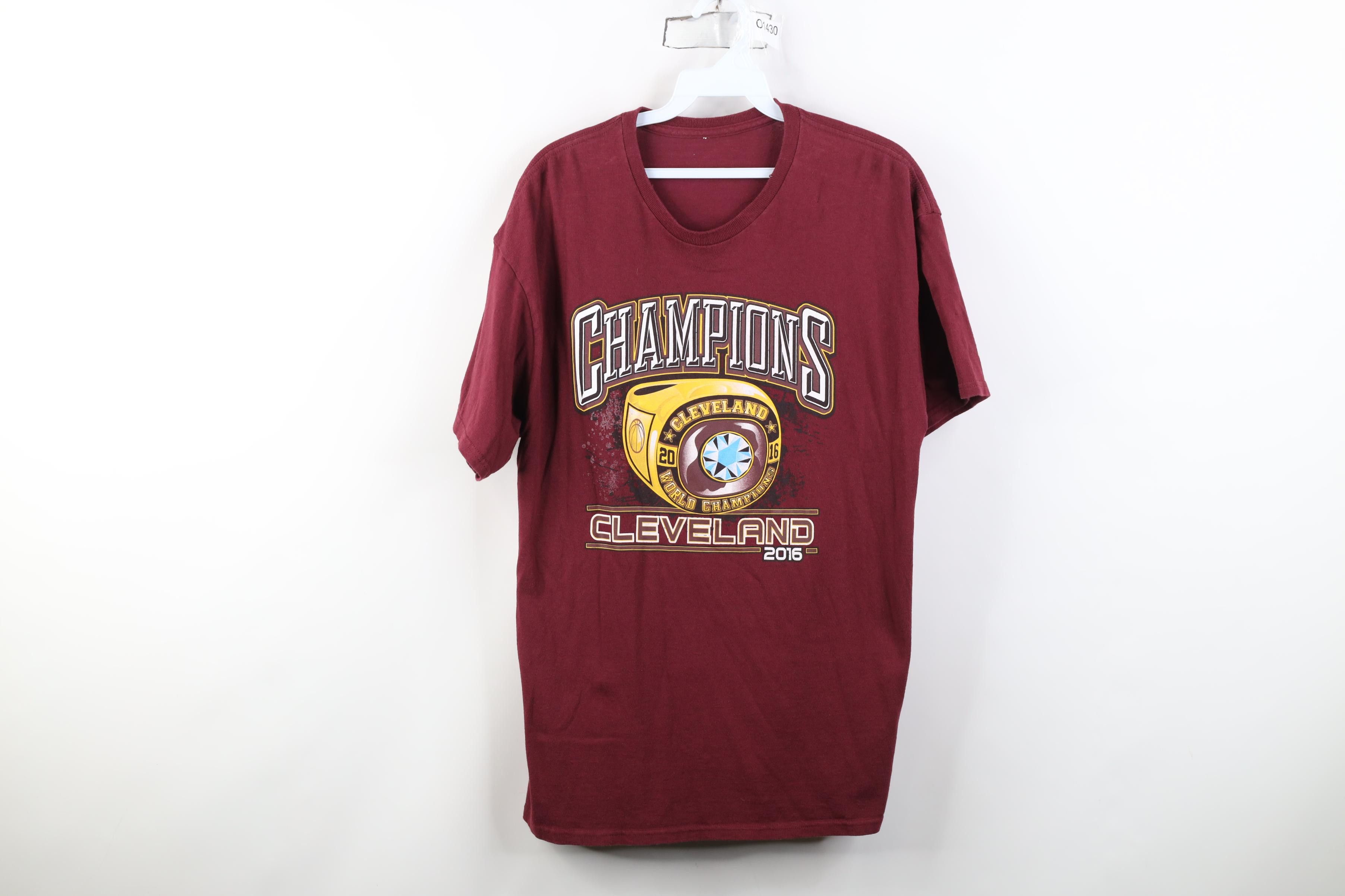 Vintage Y2K 2016 NBA Champions Ring Cleveland Cavaliers T-Shirt Size US M / EU 48-50 / 2 - 1 Thumbnail