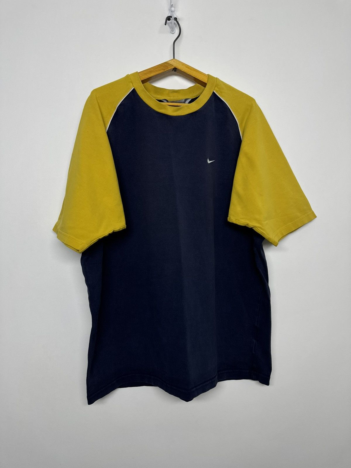 Nike Vintage Nike Swoosh T-Shirt 90’s Size US L / EU 52-54 / 3 - 4 Thumbnail
