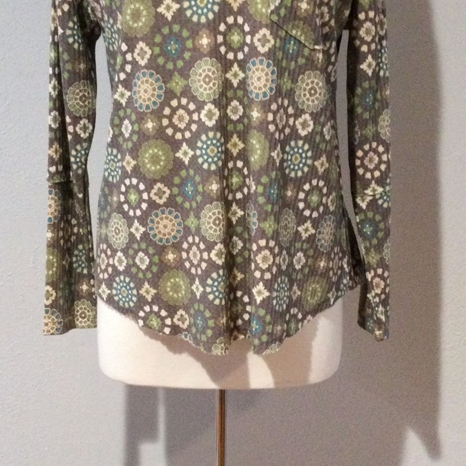 Other Cato Est 1946 Floral L/S Grommet Trim V-neck Knit Top Size M Size M / US 6-8 / IT 42-44 - 3 Thumbnail