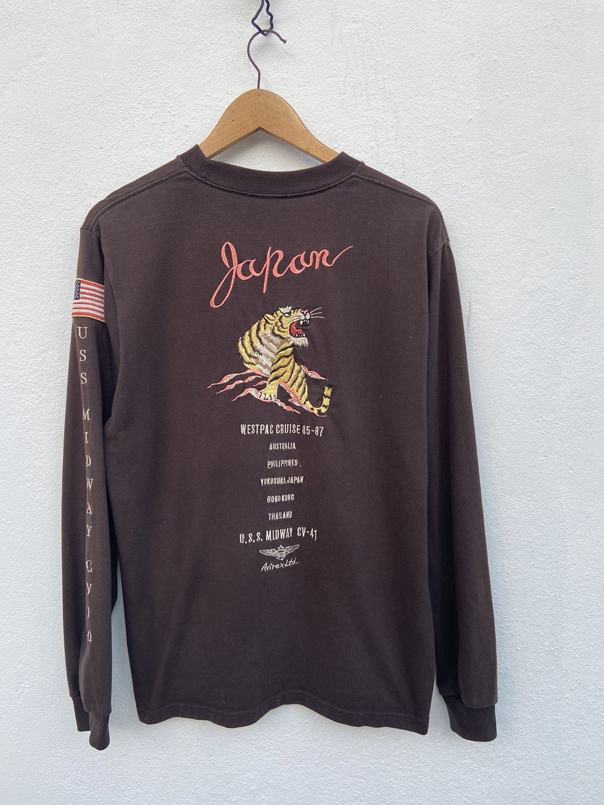 Avirex 🔥 Avirex t shirt long sleeve sukajan tiger motive Size US L / EU 52-54 / 3 - 1 Thumbnail