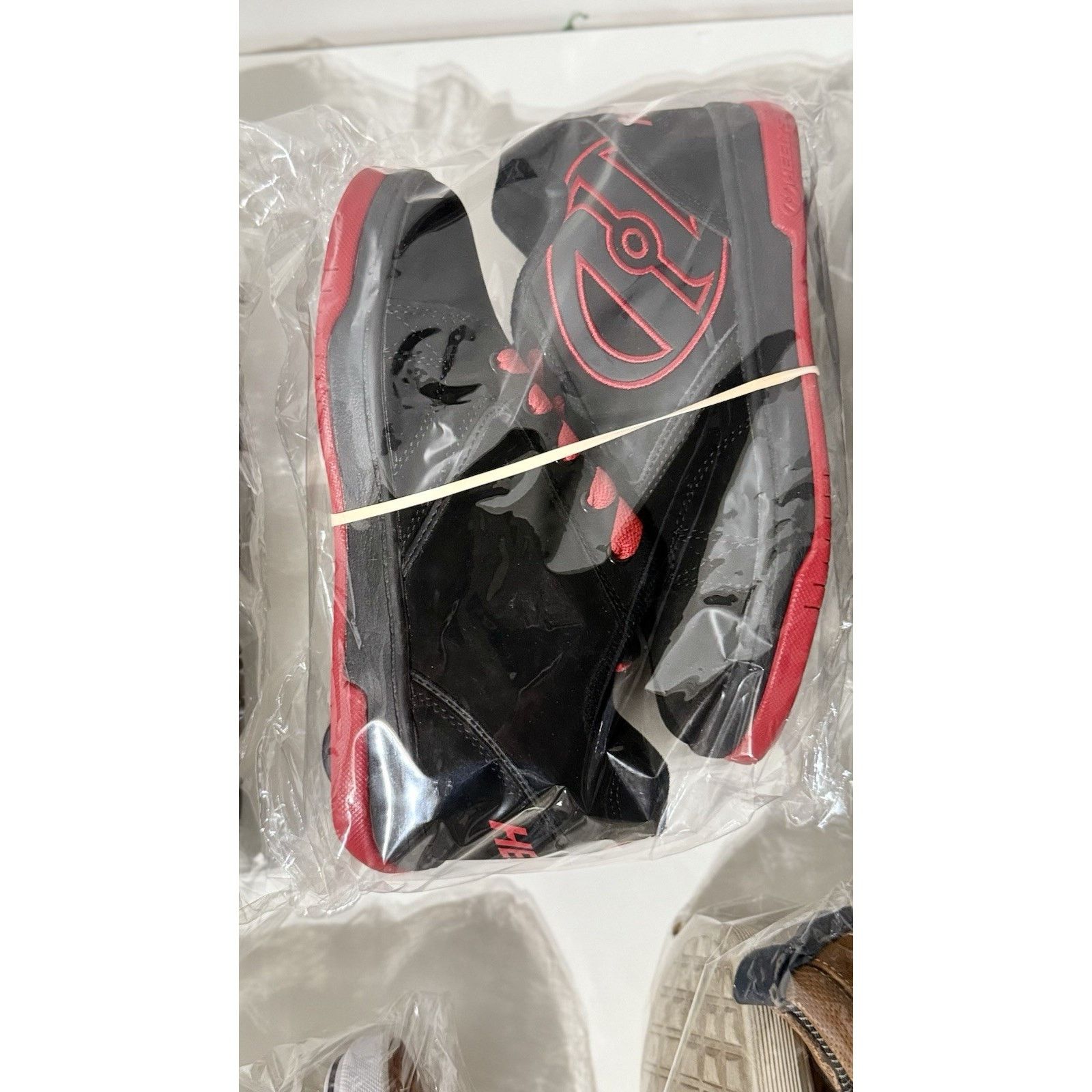 Other 40pc Mixed Reseller Bulk Lot Hats Nike Armani $2.50/per Item Size US L / EU 52-54 / 3 - 9 Thumbnail