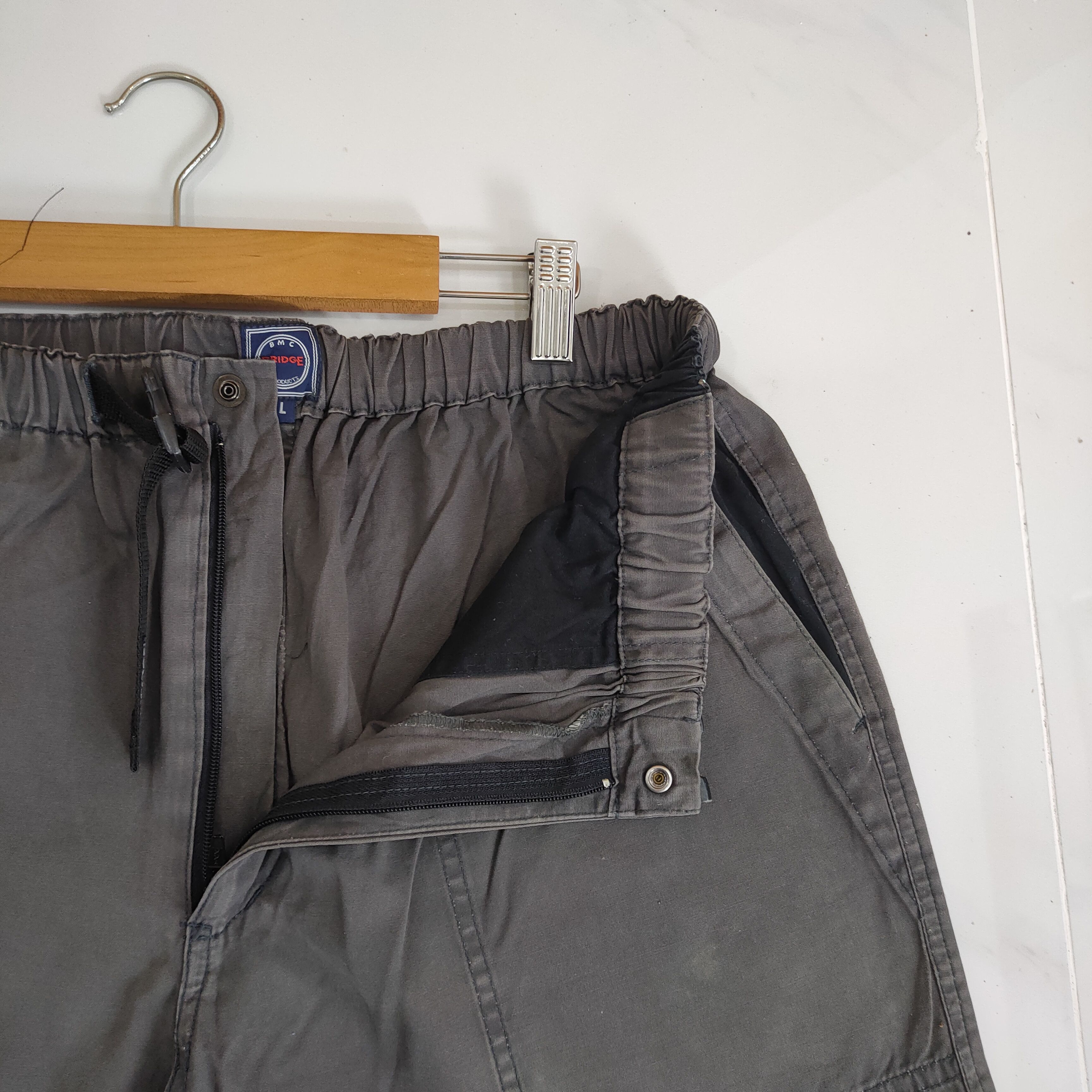 Japanese Brand BRIDGE GREY BUCKLE BAGGY PANTS Size US 34 / EU 50 - 6 Thumbnail
