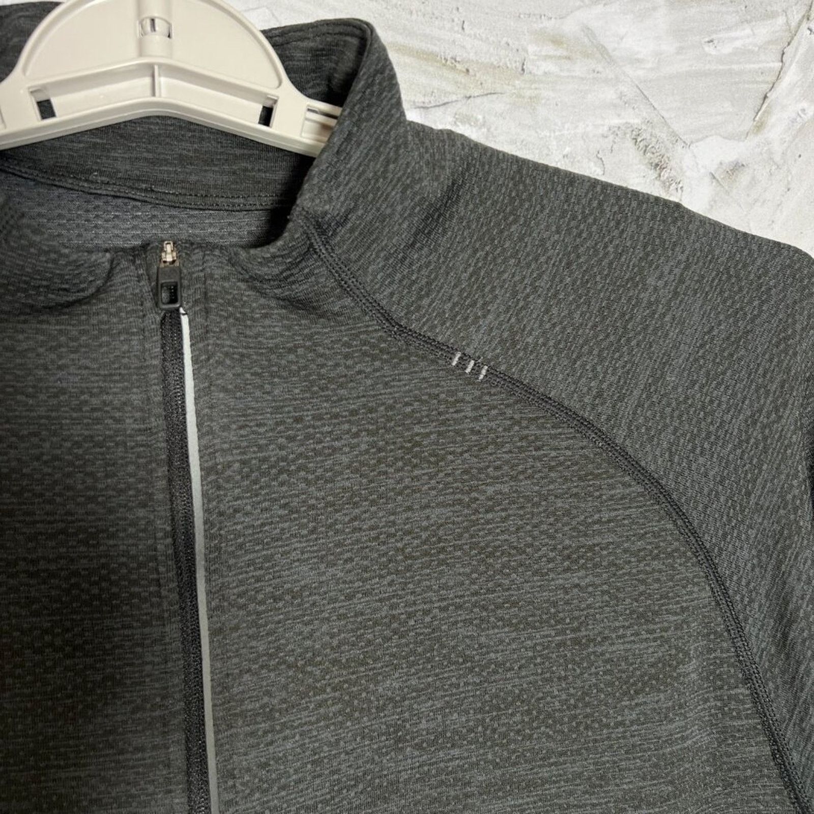 Lululemon Lululemon Peloton Metal Vent 1/4 Zip Shirt L Size US L / EU 52-54 / 3 - 10 Thumbnail