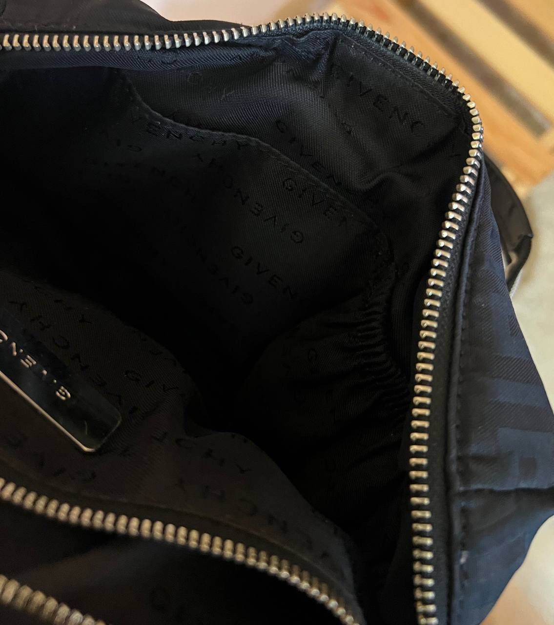 Givenchy Givenchy Black Monogram Nylon Shoulder Bag Size ONE SIZE - 17 Thumbnail