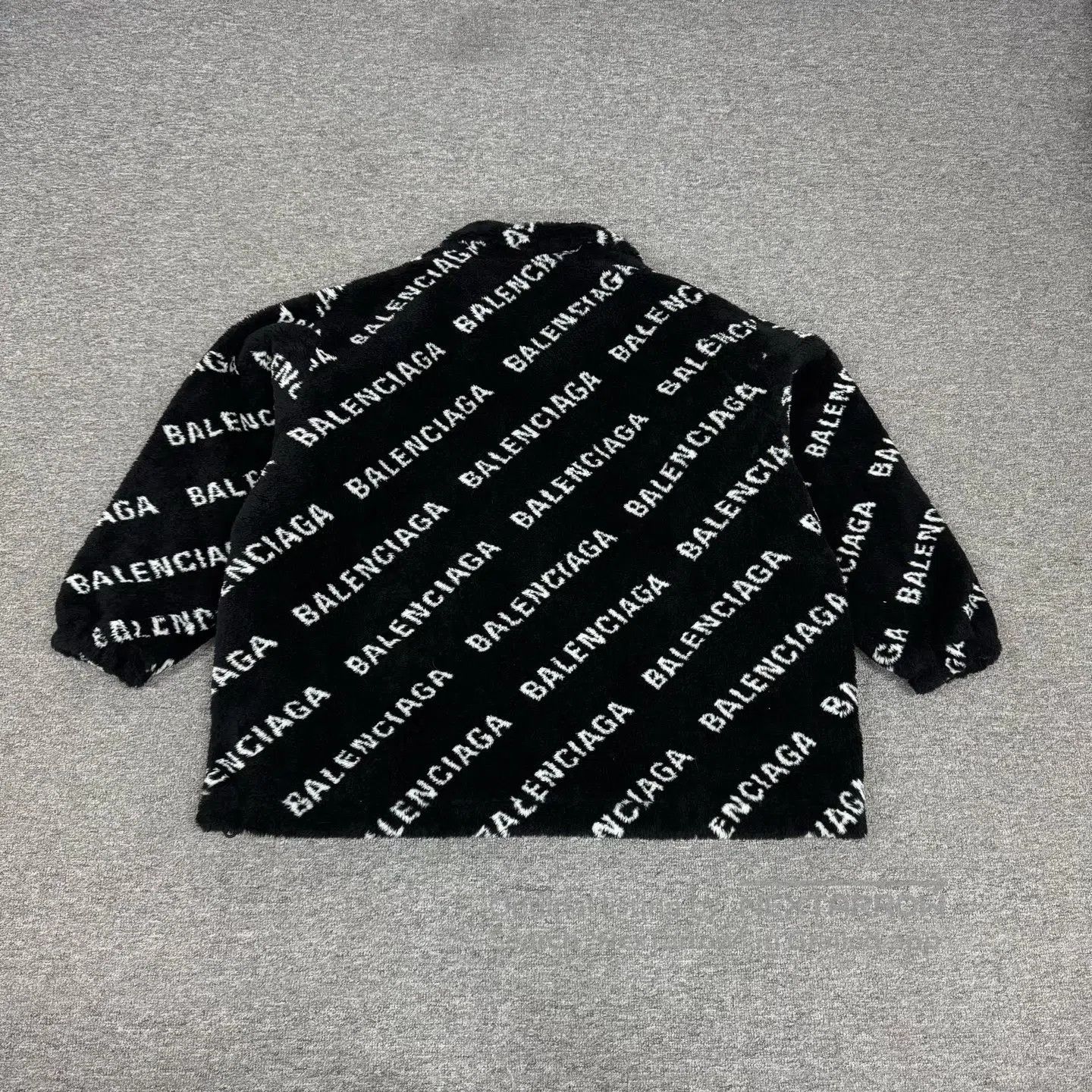 Balenciaga Balenciaga screenbullet comments; coat features a teddy be Size US M / EU 48-50 / 2 - 3 Thumbnail