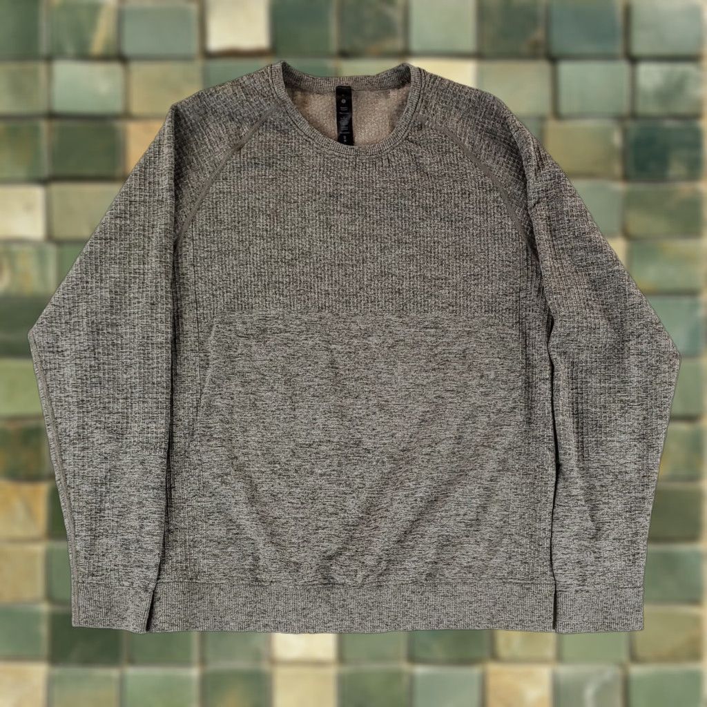 Lululemon Lululemon Sweatshirt Crew Neck Engineered Warmth Long Sleeve Gray Mens XL Size US XL / EU 56 / 4 - 1 Thumbnail