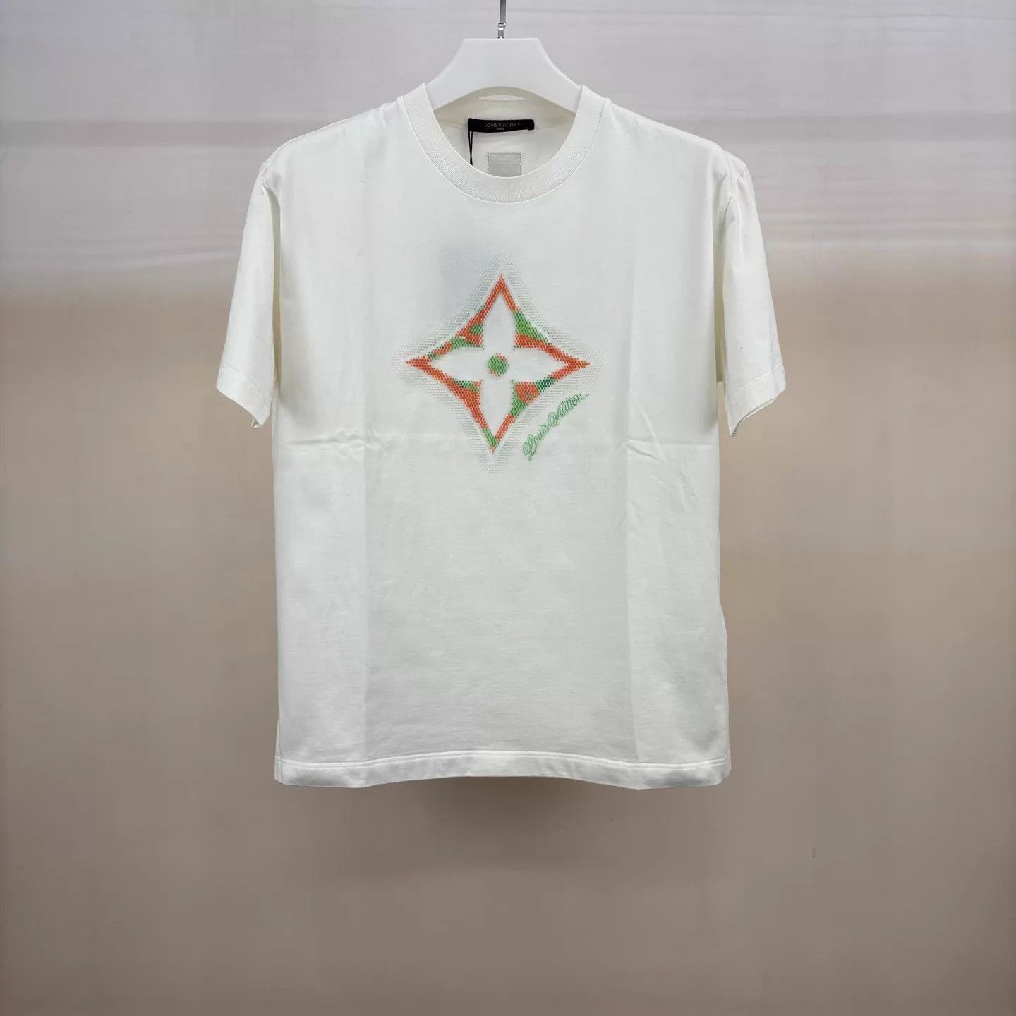Louis Vuitton White Short Sleeve Graphic T-Shirt Size US XL / EU 56 / 4 - 1 Thumbnail