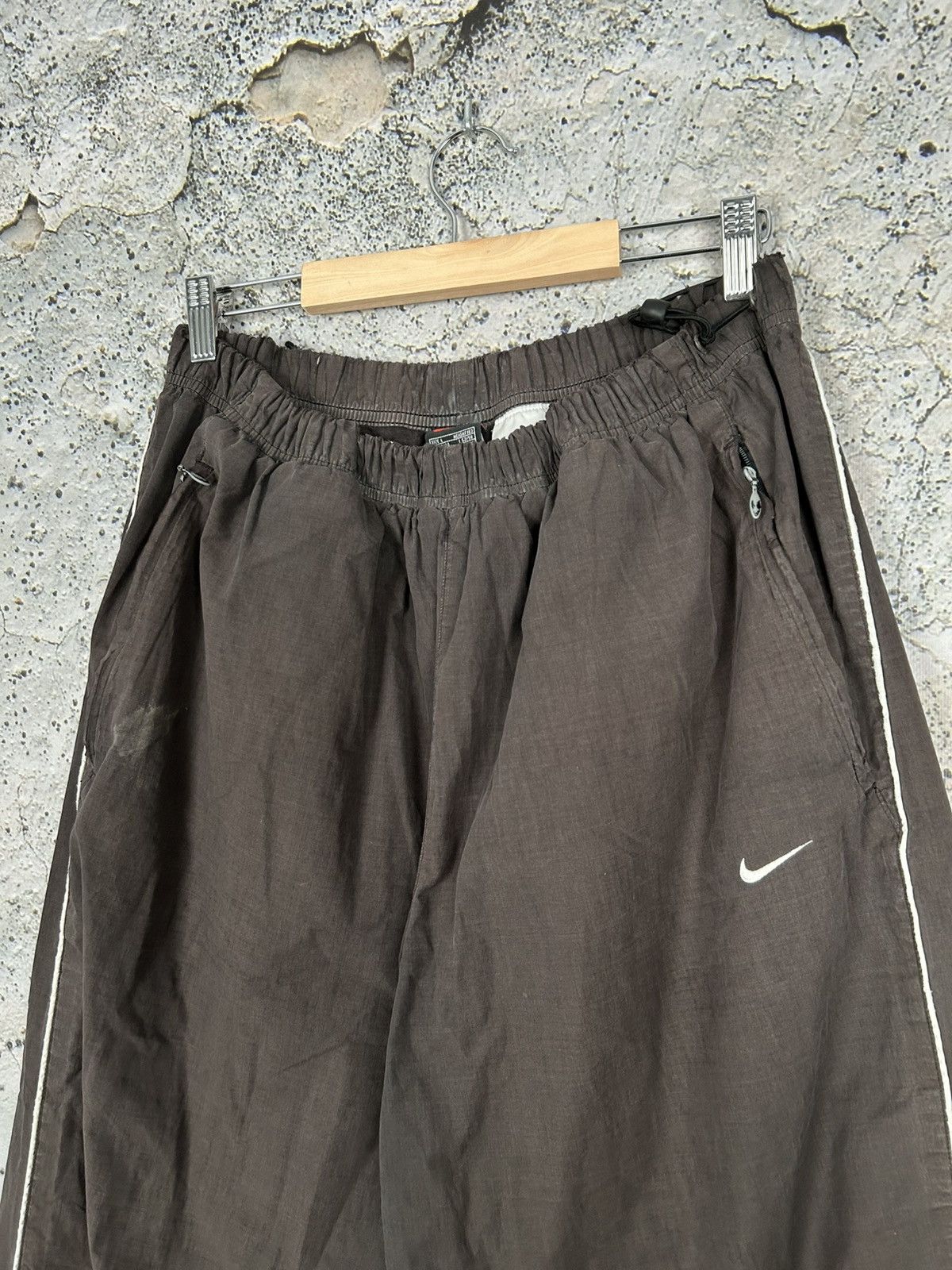 Nike Vintage Nike 90s Tracksuit Sweatpants Baggy Rap 2Pac Rare Size US 34 / EU 50 - 3 Thumbnail