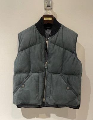 o1w1db11023 Zip Down Vest in Dark Grey