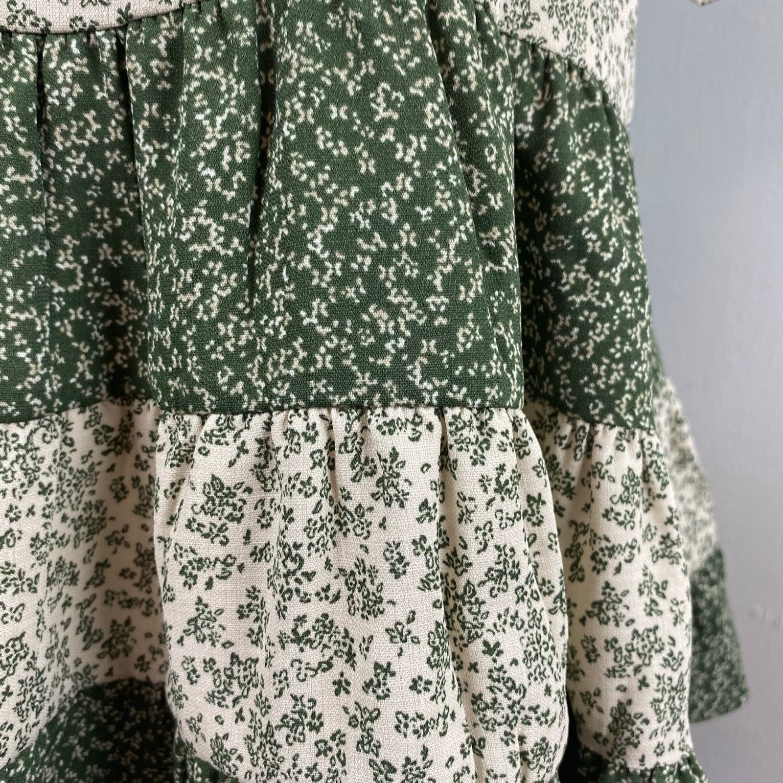 Other Paper Crane Peasant Tiered Floral Top Dusty Green Blouse Size M / US 6-8 / IT 42-44 - 3 Thumbnail