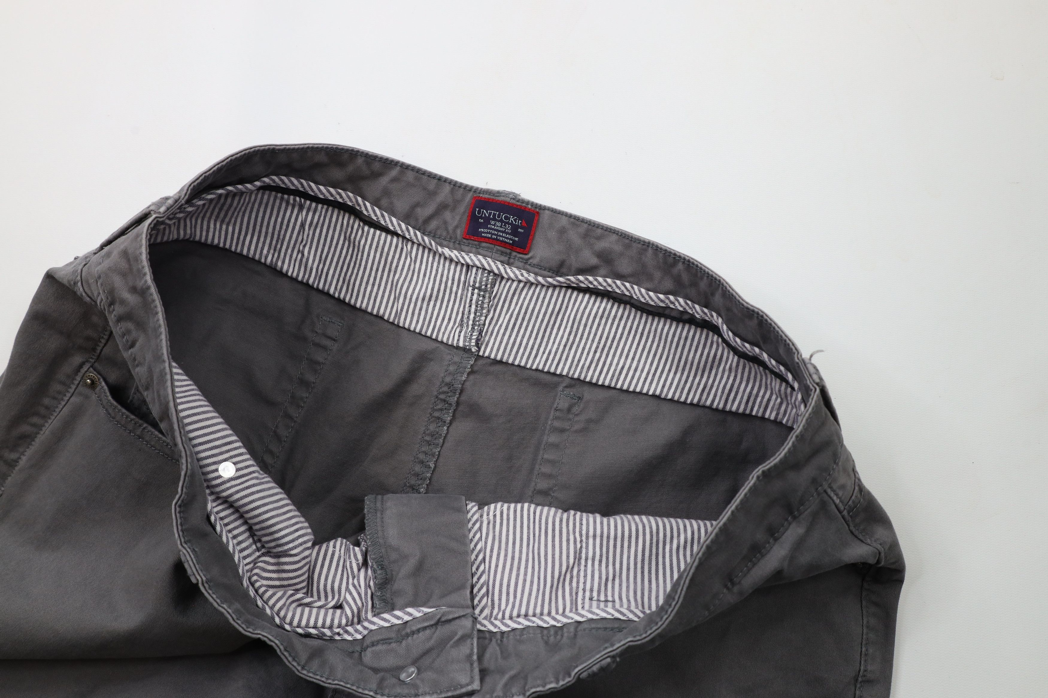 UNTUCKit × Vintage Untuckit Straight Leg Stretch Chino Pants Trousers Gray Size US 38 / EU 54 - 7 Thumbnail