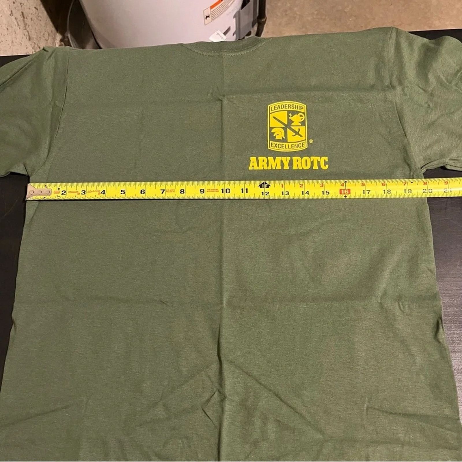 Gildan Army ROTC Men Leadership Green T-Shirt Size Medium NEW Size US M / EU 48-50 / 2 - 6 Thumbnail