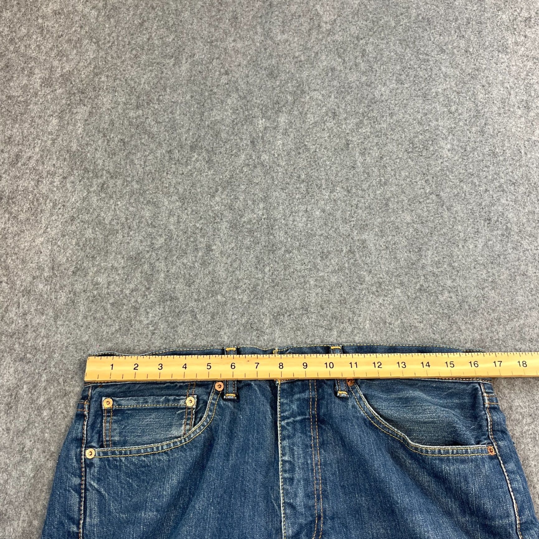 Levi's Levi's 505 Jeans Regular Straight 34 32 Medium Wash Vintage Blue Zip Fly Mens Denim Size US 34 / EU 50 - 6 Thumbnail