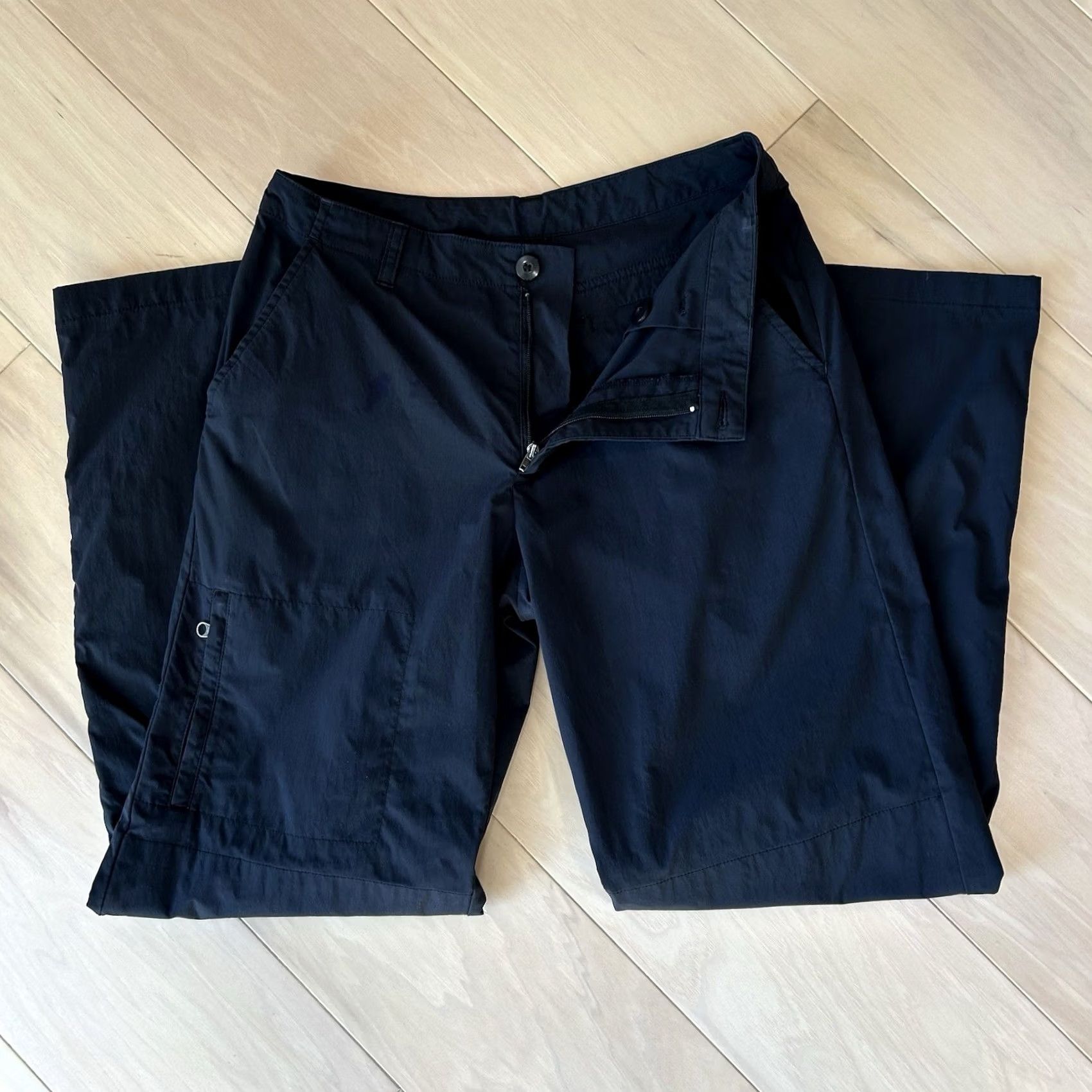 Patagonia Patagonia Pants 29" Inseam 30" Distressed Women's Waist 29" Nylon Knit Black Straight Rise Mid-Contemporary Outdoorsy Casual Workwear Size 29" - 6 Thumbnail
