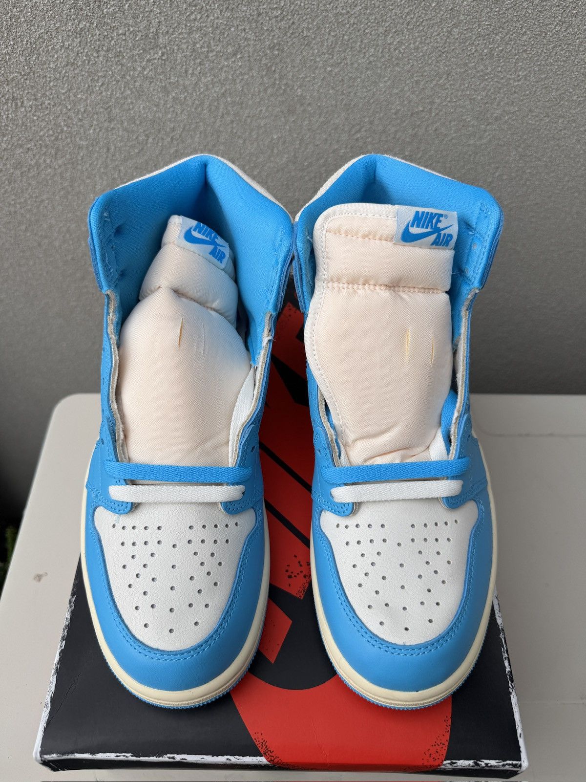 Nike Jordan 1 UNC Blue 2025 Size US 9 / EU 42 - 2 Thumbnail