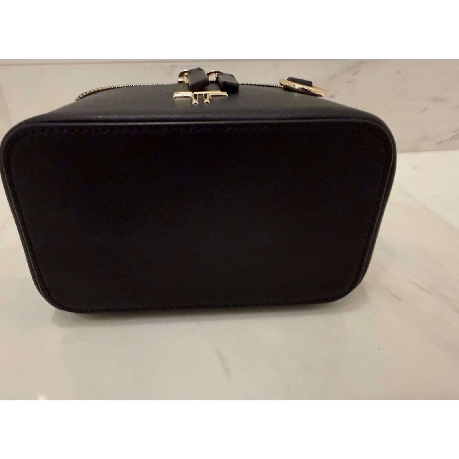 Tumi NWT Tumi Voyageur LEX Leather Train Case Crossbody Bag Size ONE SIZE - 7 Thumbnail