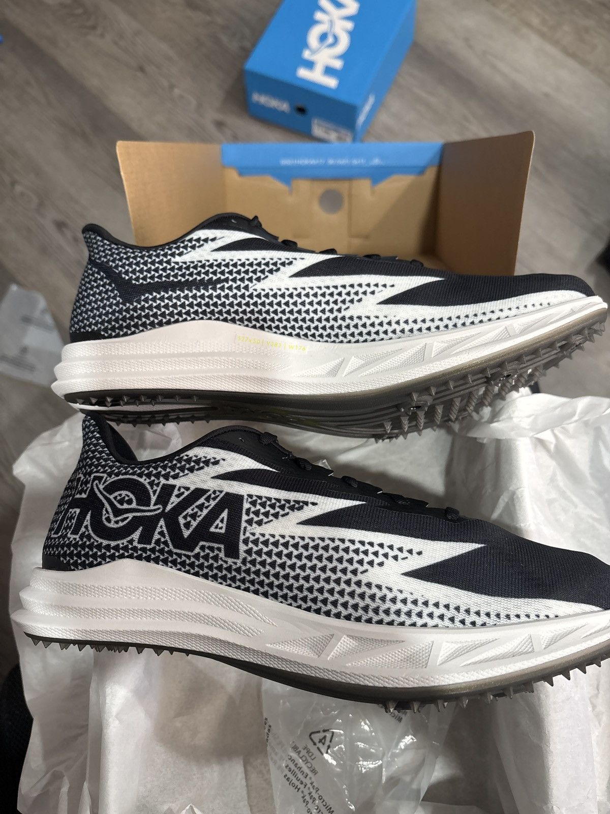 Hoka Hoka track spike (U Crescendo MD) Size US 10 / EU 43 - 2 Thumbnail