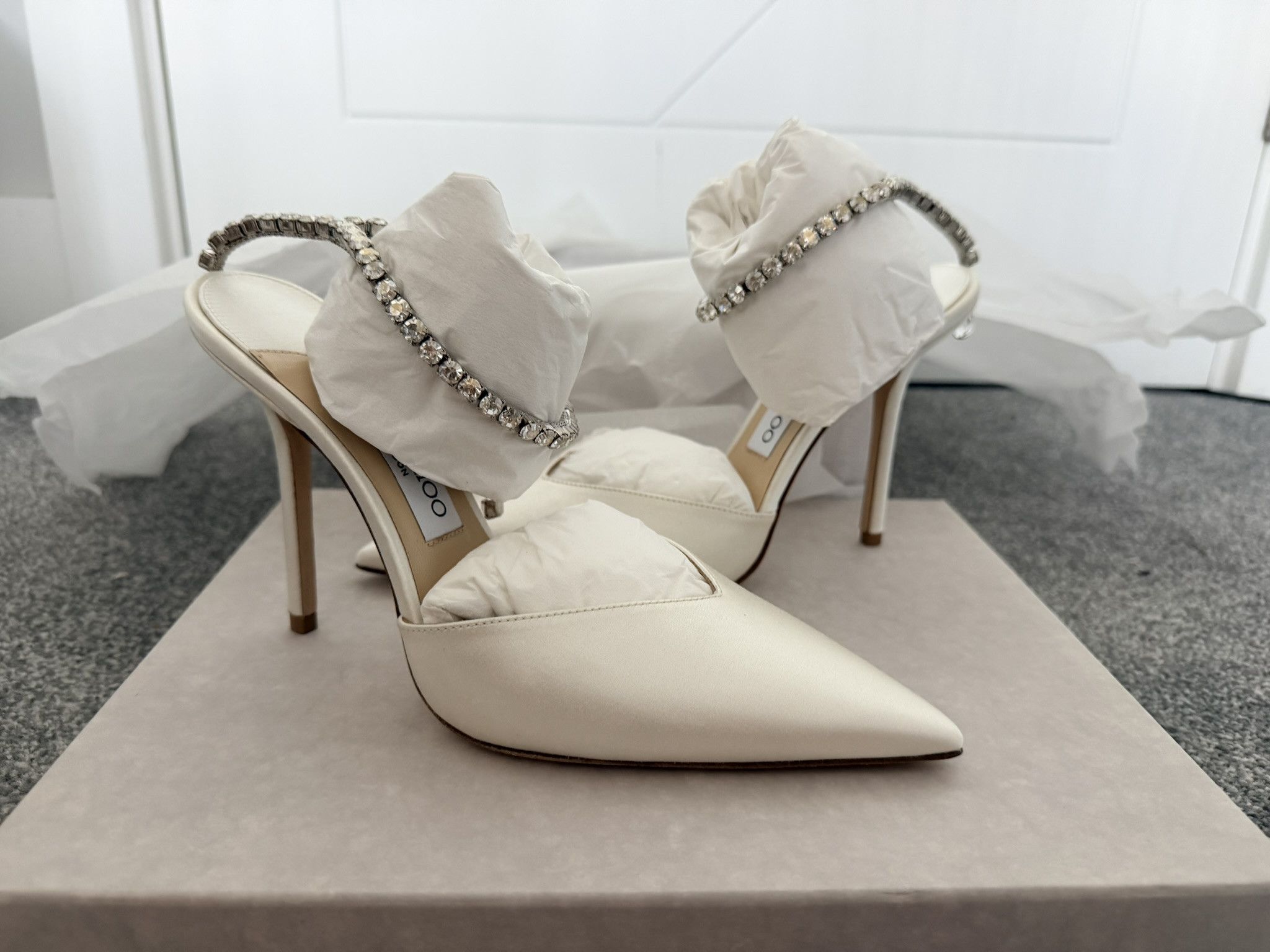 Jimmy Choo Jimmy Choo Saeda 100 l 39 EU Ivory/Crystal Size US 9 / IT 39 - 1 Thumbnail