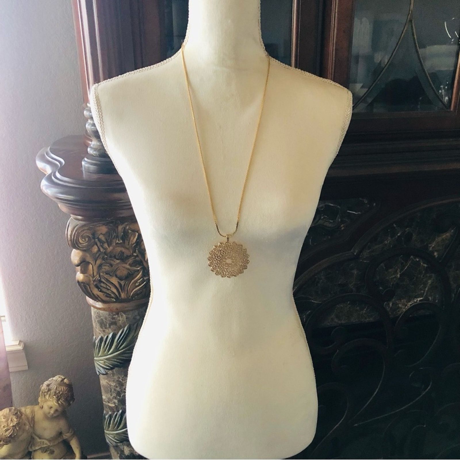 Vintage Vintage filigree pendant on gold braided chain necklace Size ONE SIZE - 5 Thumbnail