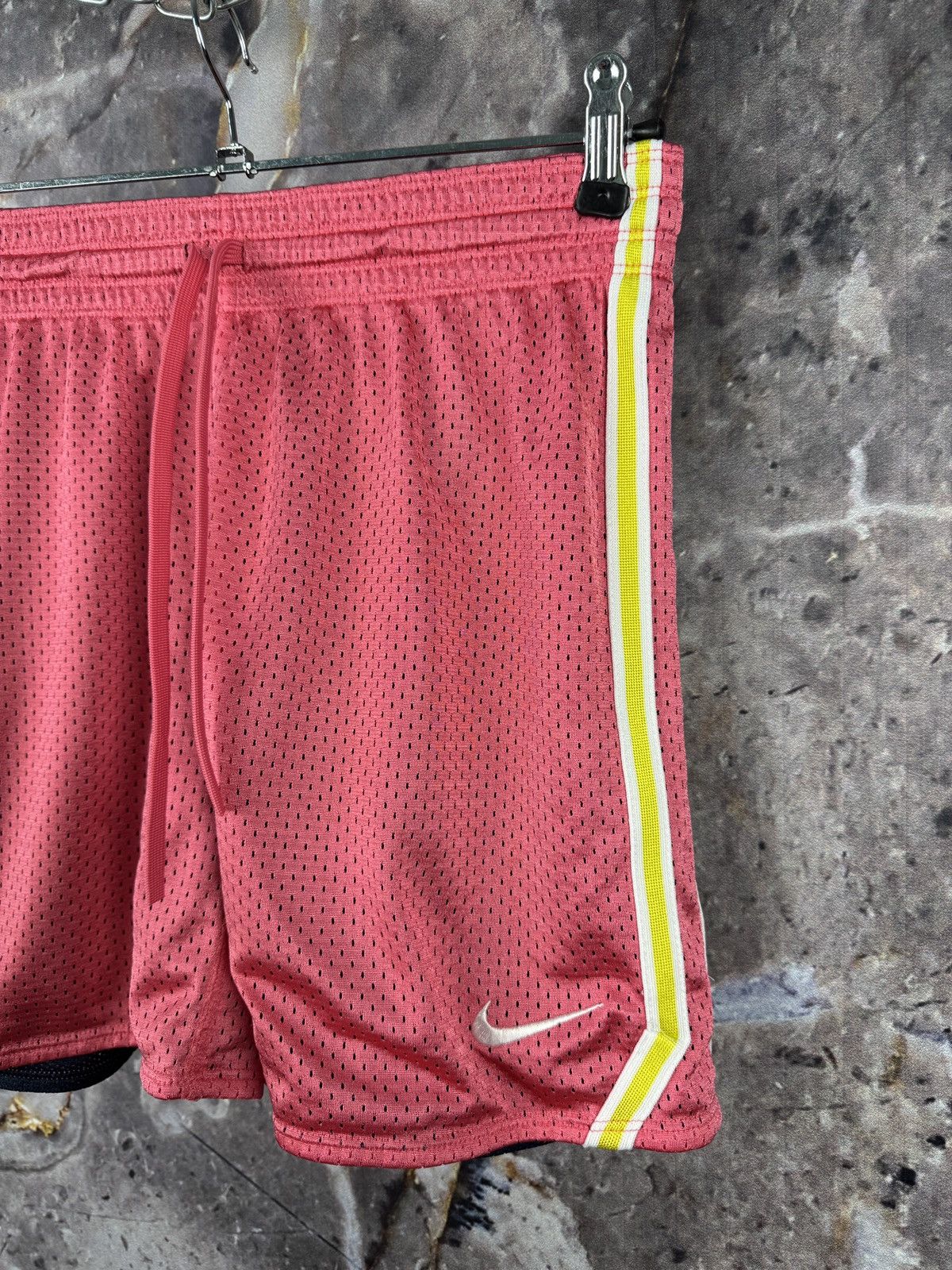 Nike Men’s Nike Shorts Basketball Pink Sportswear Size XS Size US 28 / EU 44 - 3 Thumbnail