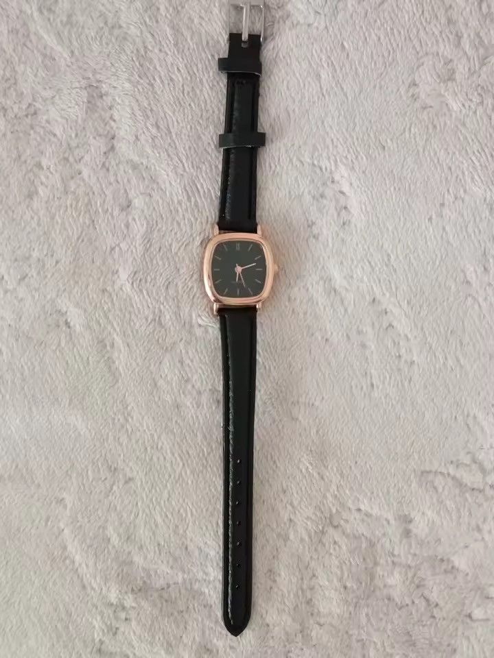 Jewelry 2000s vintage style cute square black leather luxury watch Size ONE SIZE - 2 Thumbnail