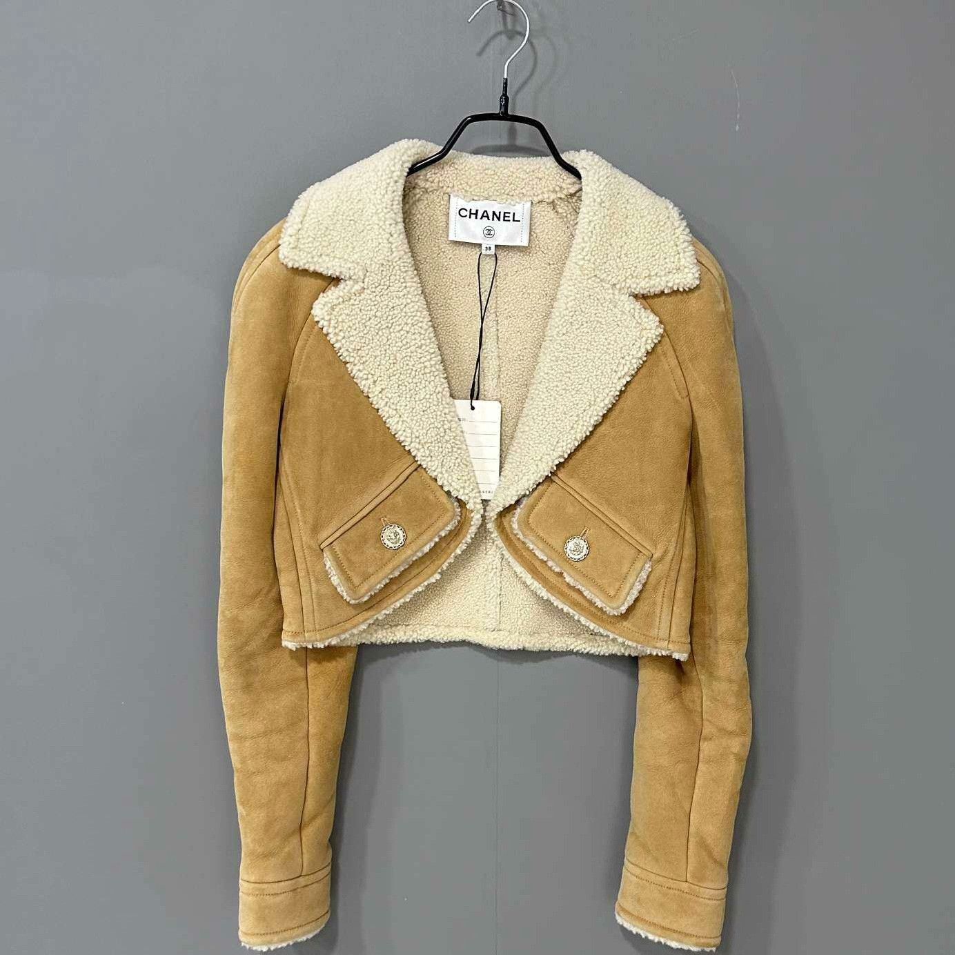 Chanel Chanel Yellow Jacket M Women Size M / US 6-8 / IT 42-44 - 1 Thumbnail