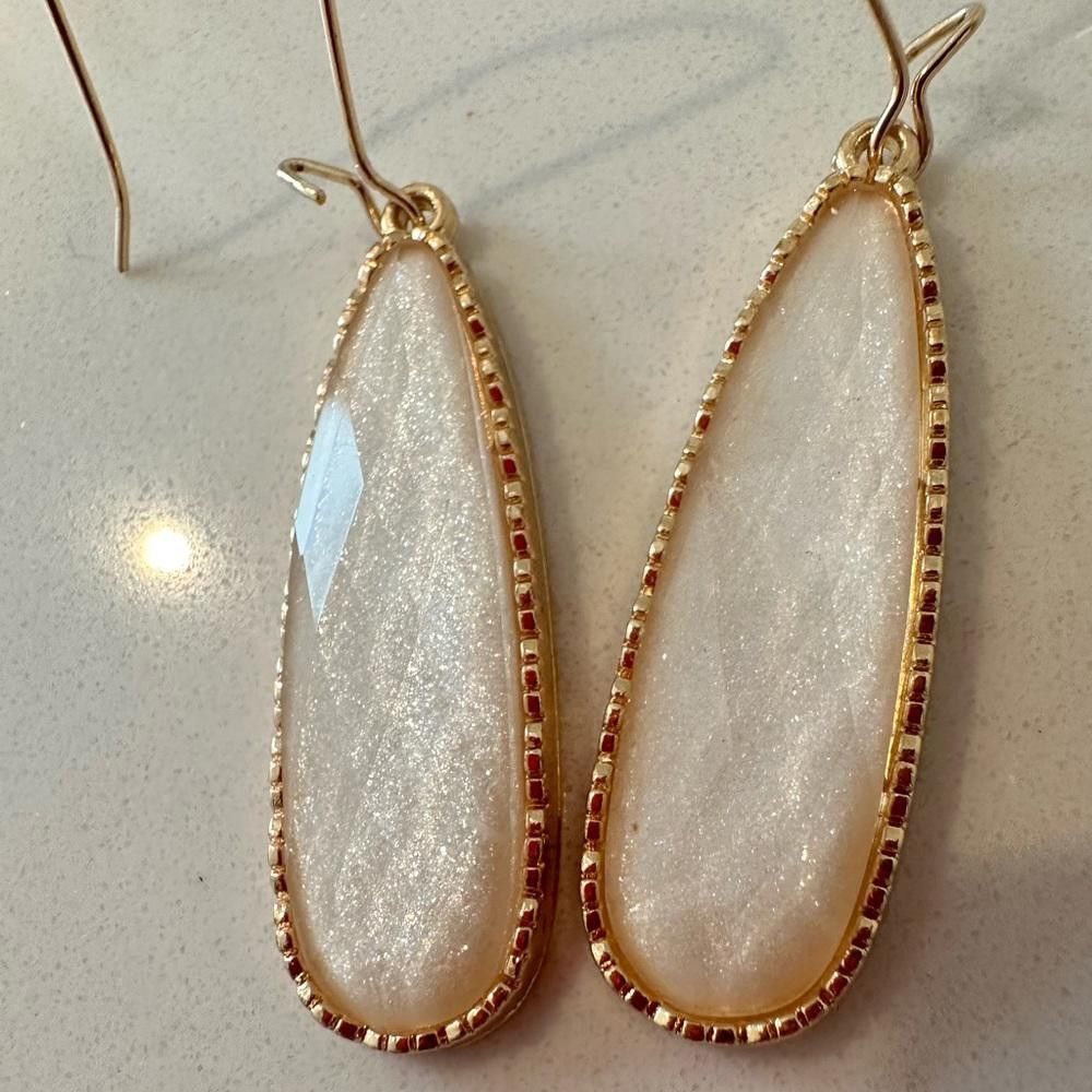 Designer Catherine Malandrino Drop Earring Set: Cream Peach Burgundy Size ONE SIZE - 8 Thumbnail