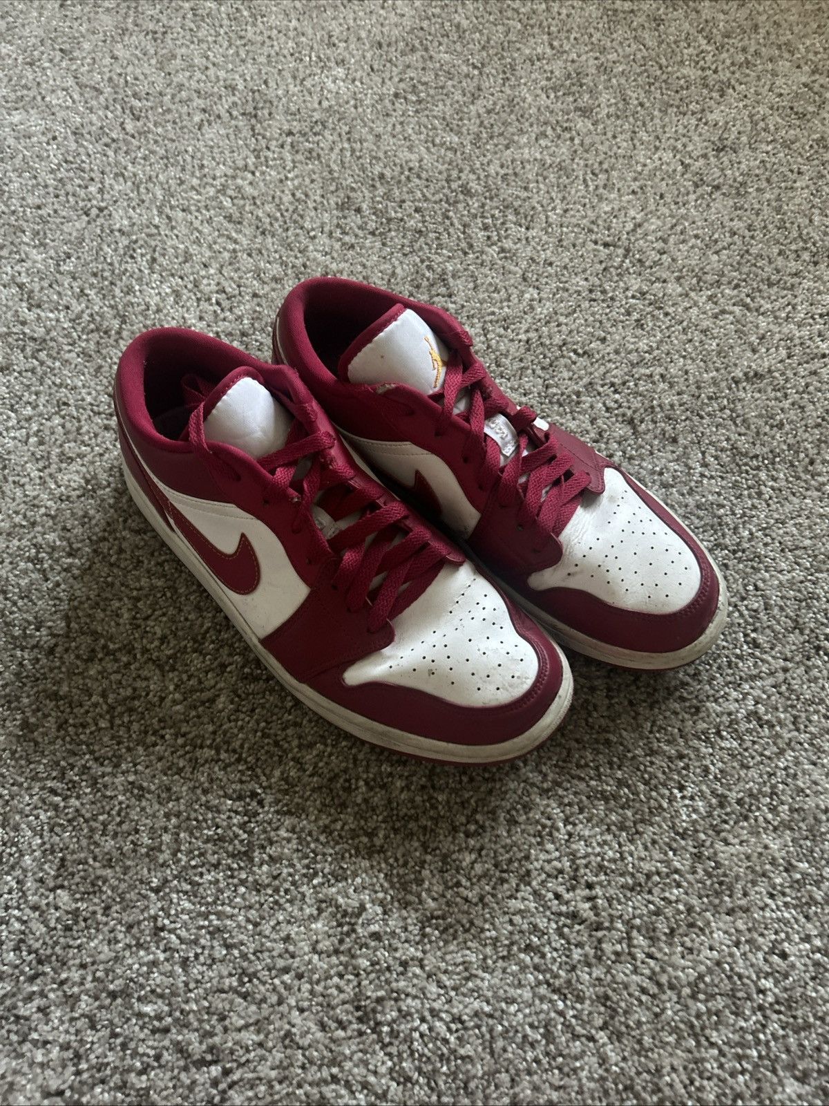 Jordan Brand Jordan 1 Low Cardinal Red Size US 10 / EU 43 - 1 Thumbnail