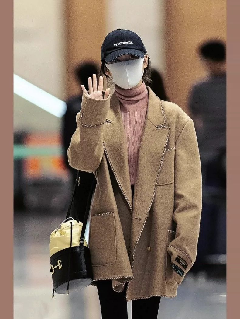 Gucci Gucci Camel wool double-breasted jacket 2504-Nextarrow Size US S / EU 44-46 / 1 - 9 Thumbnail
