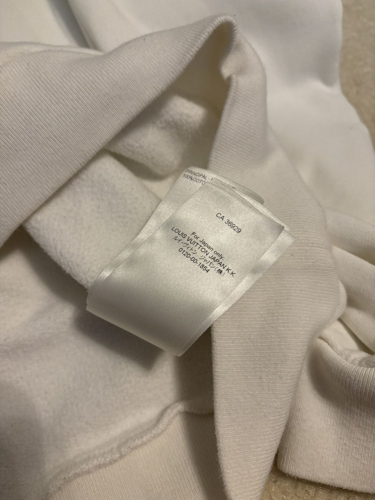 Louis Vuitton Louis Vuitton LV International Malletier Crewneck White Size US XXL / EU 58 / 5 - 9 Thumbnail