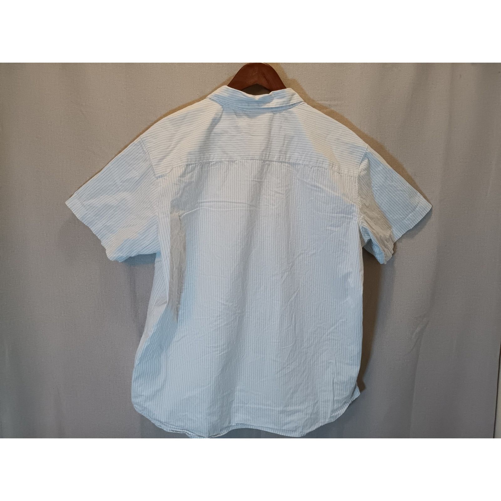 Columbia Men's Columbia White Striped XL Short Sleeve Button Up Size US XL / EU 56 / 4 - 2 Thumbnail